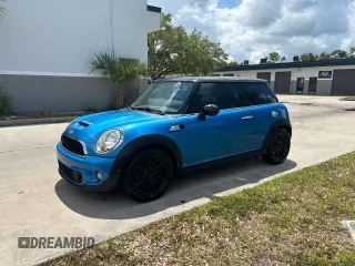 2012 MINI Hardtop S with VIN WMWSV3C57CTY27965, listed as a Copart auction lot 58686275 with 227,175 mi miles and Clean title. Bid and sale history available at DreamBid. Image 2.