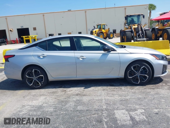 2024 Nissan Altima SR z VIN 1N4BL4CVXRN362258, wystawiony jako IAAI lot #42346465 z przebiegiem 40 265 mil mil oraz . Historia ofert i sprzedaży dostępna na DreamBid. Obrazek 13.