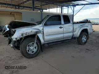2013 Toyota Tacoma z VIN 5TFUU4EN8DX074460, wystawiony jako Copart lot #58232775 z przebiegiem Nie podano mil oraz Szkoda całkowita • Salvage title. Historia ofert i sprzedaży dostępna na DreamBid. Obrazek 1.