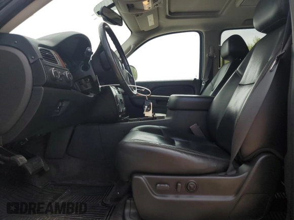 2010 Chevrolet Suburban LTZ with VIN 1GNUKKE32AR221792, listed as a Copart auction lot 54702235 with 167,495 mi miles and Clean Title. Bid and sale history available at carsss.com. Image 7.