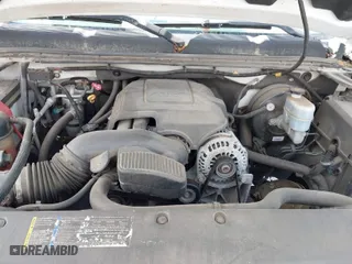 2007 Chevrolet Silverado 1500 LT w/1LT with VIN 1GCEC14027Z557284, listed as a IAAI auction lot 41792086 with 295,377 mi miles. Bid and sale history available at carsss.com. Image 10.