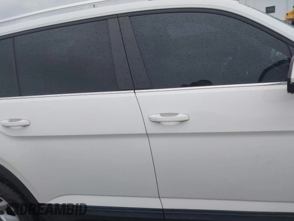 2018 Volkswagen Atlas Launch Edition with VIN 1V2BR2CA2JC512016, listed as a IAAI auction lot 42252569 with 130,628 mi miles and . Bid and sale history available at DreamBid. Image 13.