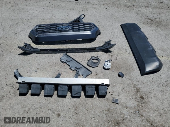 2022 Toyota Tacoma SR with VIN 3TMCZ5AN5NM482575, listed as a Copart auction lot 61498025 with 49,046 mi miles and Salvage title. Bid and sale history available at DreamBid. Image 12.
