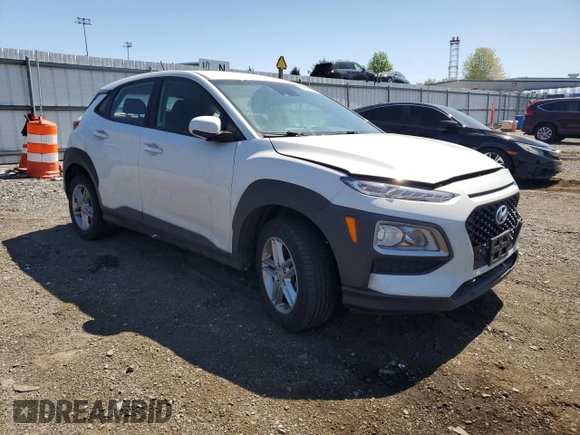2021 Hyundai Kona SE z VIN KM8K1CAA7MU659637, wystawiony jako Copart lot #54394795 z przebiegiem 90 366 mil mil oraz Szkody całkowita. Historia ofert i sprzedaży dostępna na DreamBid. Obrazek 4.
