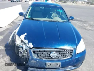 2005 Nissan Altima 2.5 S with VIN 1N4AL11D25C366699, listed as a IAAI auction lot 41889759 with 196,201 mi miles. Bid and sale history available at carsss.com. Image 6.