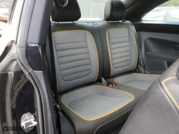 2018 Volkswagen Beetle Dune with VIN 3VWSD7AT4JM709024, listed as a Copart auction lot 73713754 with 50,879 mi miles and Salvage Title. Bid and sale history available at carsss.com. Image 10.