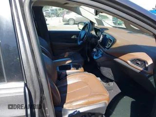 2017 Chrysler Pacifica Limited with VIN 2C4RC1GG1HR512911, listed as a IAAI auction lot 41850887 with 147,403 mi miles and . Bid and sale history available at DreamBid. Image 5.