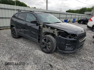 2021 Jeep Cherokee Altitude z VIN 1C4PJLLB2MD169574, wystawiony jako Copart lot #57119285 z przebiegiem 24 301 mil mil oraz Szkoda całkowita • Salvage title. Historia ofert i sprzedaży dostępna na DreamBid. Obrazek 4.