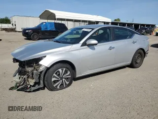 2020 Nissan Altima S with VIN 1N4BL4BV6LC101732, listed as a Copart auction lot 52110465 with 76,913 mi miles and Salvage title. Bid and sale history available at DreamBid. Image 1.