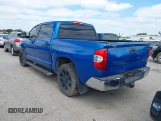 2018 Toyota Tundra 2WD SR5 with VIN 5TFEY5F16JX232154, listed as a IAAI auction lot 42025962 with 1 mi miles. Bid and sale history available at carsss.com. Image 3.