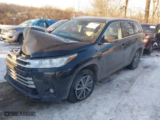 2019 Toyota Highlander SE with VIN 5TDKZRFH2KS556519, listed as a IAAI auction lot 41292911 with NaN miles. Bid and sale history available at carsss.com. Image 17.