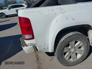 2008 GMC Sierra 1500 SLE1 z VIN 3GTEC13J48G183191, wystawiony jako IAAI lot #41400811 z przebiegiem 249 798 mil mil oraz . Historia ofert i sprzedaży dostępna na DreamBid. Obrazek 17.