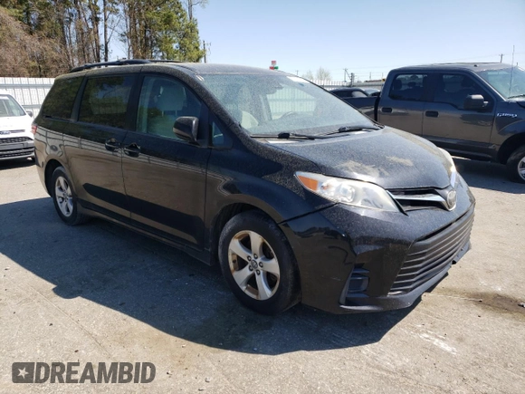 2018 Toyota Sienna LE Auto Access Seat with VIN 5TDKZ3DC5JS961681, listed as a Copart auction lot 50715505 with 201,696 mi miles and Clean Title. Bid and sale history available at carsss.com. Image 4.