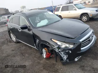 2014 Infiniti QX70 with VIN JN8CS1MW1EM410287, listed as a IAAI auction lot 41321076 with Not Provided miles and . Bid and sale history available at DreamBid. Image 1.