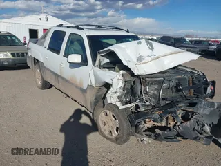 2006 Chevrolet Avalanche Z71 with VIN 3GNEK12ZX6G116304, listed as a IAAI auction lot 41493513 with 176,102 mi miles. Bid and sale history available at carsss.com. Image 1.