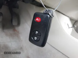 2011 Toyota Prius I z VIN JTDKN3DU4B0306405, wystawiony jako IAAI lot #42289927 z przebiegiem 152 097 mil mil oraz . Historia ofert i sprzedaży dostępna na DreamBid. Obrazek 11.