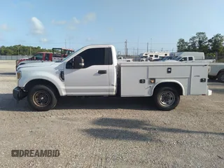 2018 Ford F-250 XL z VIN 1FDBF2A65JEC47942, wystawiony jako IAAI lot #42362008 z przebiegiem 173 284 mil mil oraz . Historia ofert i sprzedaży dostępna na DreamBid. Obrazek 14.