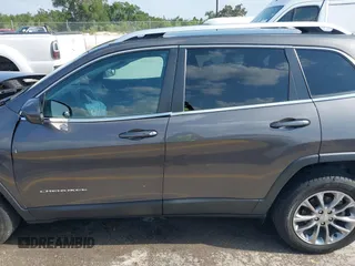 2019 Jeep Cherokee Latitude Plus with VIN 1C4PJLLB3KD143546, listed as a IAAI auction lot 42160353 with 69,296 mi miles and . Bid and sale history available at DreamBid. Image 15.