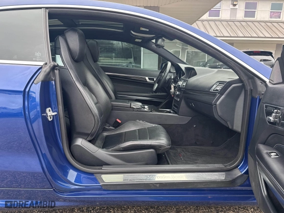 2017 Mercedes-Benz E-Class E 400 with VIN WDDKJ6HB8HF353602, listed as a IAAI auction lot 41963703 with 148,972 mi miles. Bid and sale history available at carsss.com. Image 5.