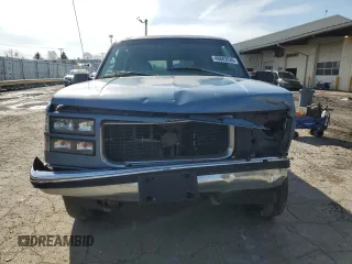 1997 GMC Suburban with VIN 1GKFK16R7VJ707618, listed as a Copart auction lot 49882035 with 317,771 mi miles and Salvage Title. Bid and sale history available at carsss.com. Image 5.