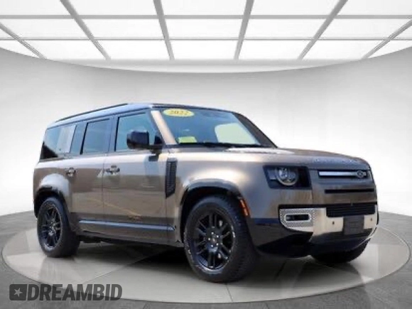 2022 Land Rover Defender S z VIN SALEJ7RX7N20764XX, wystawiony jako Copart lot #55269965 z przebiegiem 32 231 mil mil oraz Czysty tytuł • Clean title. Historia ofert i sprzedaży dostępna na DreamBid. Obrazek 1.