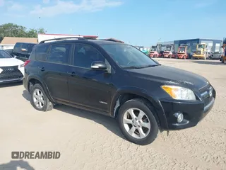 2009 Toyota RAV4 Limited z VIN JTMBF31V69D004580, wystawiony jako IAAI lot #42793727 z przebiegiem 238 180 mil mil oraz . Historia ofert i sprzedaży dostępna na DreamBid. Obrazek 1.