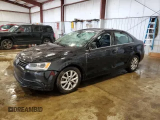 2013 Volkswagen Jetta SE z VIN 3VWBX7AJ2DM433307, wystawiony jako Copart lot #56095105 z przebiegiem 247 383 mil mil oraz Szkoda całkowita • Salvage title. Historia ofert i sprzedaży dostępna na DreamBid. Obrazek 1.