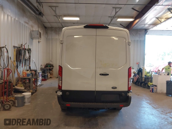 2018 Ford Transit z VIN 1FTBW2CM7JKA87273, wystawiony jako IAAI lot #42240277 z przebiegiem 80 226 mil mil oraz . Historia ofert i sprzedaży dostępna na DreamBid. Obrazek 16.