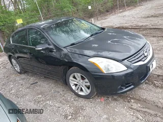 2010 Nissan Altima 3.5 SR with VIN 1N4BL2AP0AN519390, listed as a IAAI auction lot 42092226 with 118,237 mi miles. Bid and sale history available at carsss.com. Image 1.