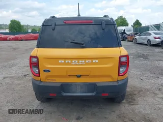 2021 Ford Bronco Sport Badlands z VIN 3FMCR9D90MRA33940, wystawiony jako IAAI lot #42183074 z przebiegiem 178 838 mil mil oraz . Historia ofert i sprzedaży dostępna na DreamBid. Obrazek 16.