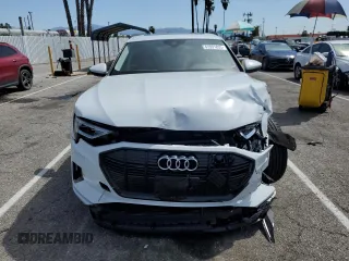 2022 Audi e-tron Premium with VIN WA1AAAGE3NB013467, listed as a Copart auction lot 47391893 with 22,979 mi miles. Bid and sale history available at carsss.com. Image 5.