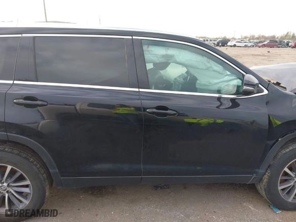 2019 Toyota Highlander SE with VIN 5TDKZRFH0KS560116, listed as a IAAI auction lot 41366051 with NaN miles. Bid and sale history available at carsss.com. Image 13.