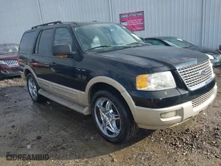 2005 Ford Expedition Eddie Bauer with VIN 1FMPU17585LA49135, listed as a IAAI auction lot 41121522 with 1 mi miles. Bid and sale history available at carsss.com. Image 1.