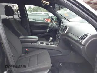 2018 Jeep Grand Cherokee Laredo E z VIN 1C4RJEAG1JC275535, wystawiony jako IAAI lot #41120357 z przebiegiem 108 109 mil mil oraz . Historia ofert i sprzedaży dostępna na DreamBid. Obrazek 5.