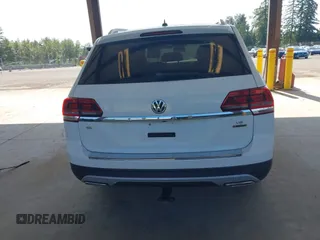 2018 Volkswagen Atlas SE с VIN 1V2KR2CA9JC505919, выставлен на аукционе IAAI как лот 42450711 с пробегом 78 435 миль миль и . История ставок и продаж доступна на DreamBid. Изображение 16.