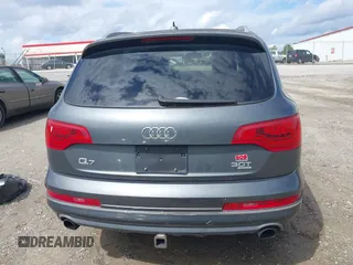 2015 Audi Q7 Premium Plus z VIN WA1LGAFE9FD014721, wystawiony jako IAAI lot #42403743 z przebiegiem 152 615 mil mil oraz . Historia ofert i sprzedaży dostępna na DreamBid. Obrazek 16.