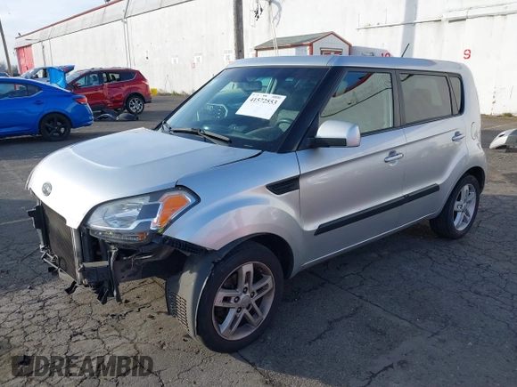 2011 Kia Soul + with VIN KNDJT2A22B7266928, listed as a IAAI auction lot 41572553 with 155,214 mi miles. Bid and sale history available at carsss.com. Image 18.