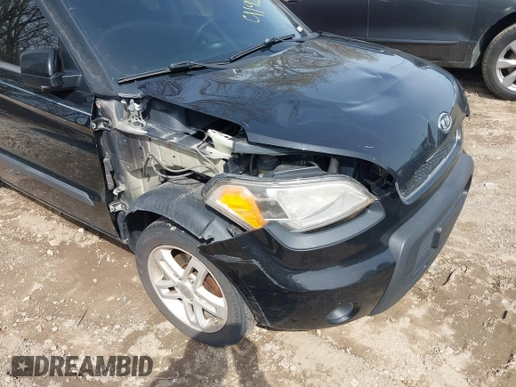 2010 Kia Soul + with VIN KNDJT2A25A7180012, listed as a IAAI auction lot 41925049 with 191,511 mi miles. Bid and sale history available at carsss.com. Image 6.