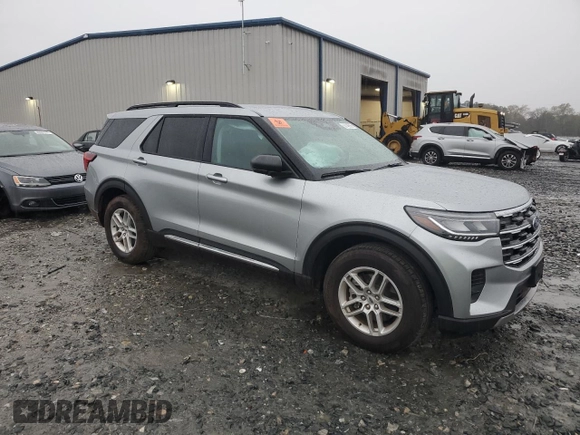 2025 Ford Explorer Active with VIN 1FMUK7DH9SGA26994, listed as a Copart auction lot 50146565 with 4,471 mi miles and Salvage Title. Bid and sale history available at carsss.com. Image 4.