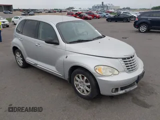 2010 Chrysler PT Cruiser z VIN 3A4GY5F98AT218731, wystawiony jako IAAI lot #42248283 z przebiegiem 142 024 mil mil oraz . Historia ofert i sprzedaży dostępna na DreamBid. Obrazek 1.