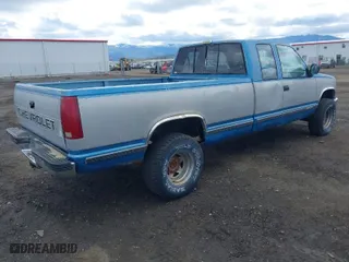 1989 Chevrolet C/K 1500 with VIN 2GCEK19KXK1103427, listed as a IAAI auction lot 41987665 with 203,393 mi miles. Bid and sale history available at carsss.com. Image 4.