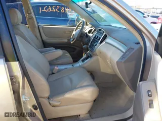 2006 Toyota Highlander w/3rd Row with VIN JTEDP21A160111886, listed as a IAAI auction lot 41832621 with 285,899 mi miles. Bid and sale history available at carsss.com. Image 5.