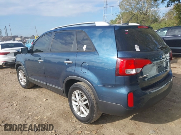 2014 Kia Sorento LX with VIN 5XYKT4A6XEG510139, listed as a IAAI auction lot 40438670 with 155,854 mi miles. Bid and sale history available at carsss.com. Image 3.