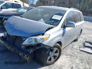2016 Toyota Sienna LE AAS with VIN 5TDKK3DC6GS696573, listed as a IAAI auction lot 41662041 with 75,363 mi miles. Bid and sale history available at carsss.com. Image 2.