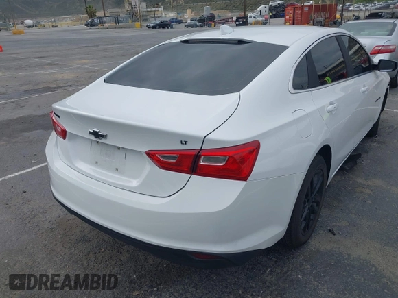 2018 Chevrolet Malibu LT z VIN 1G1ZD5ST8JF124833, wystawiony jako IAAI lot #42175064 z przebiegiem 121 449 mil mil oraz . Historia ofert i sprzedaży dostępna na DreamBid. Obrazek 4.