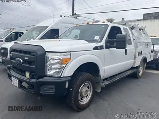 2015 Ford F-250 XLT z VIN 1FT7X2B63FEC58662, wystawiony jako IAAI lot #42817349 z przebiegiem 317 839 mil mil oraz . Historia ofert i sprzedaży dostępna na DreamBid. Obrazek 12.