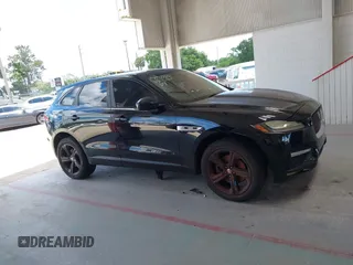 2017 Jaguar F-Pace 35t R-Sport z VIN SADCL2BV7HA063633, wystawiony jako IAAI lot #42561114 z przebiegiem 131 230 mil mil oraz . Historia ofert i sprzedaży dostępna na DreamBid. Obrazek 13.