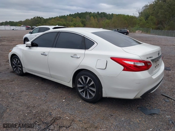 2017 Nissan Altima 2.5 SR with VIN 1N4AL3AP7HC120659, listed as a IAAI auction lot 40816224 with 131,721 mi miles. Bid and sale history available at carsss.com. Image 3.