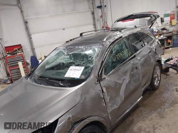 2018 Kia Sorento SX with VIN 5XYPKDA54JG390445, listed as a IAAI auction lot 41755347 with 147,691 mi miles and . Bid and sale history available at carsss.com. Image 6.