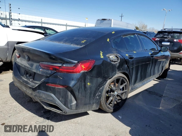 2021 BMW 8 Series M850i z VIN WBAGV8C08MCF93122, wystawiony jako Copart lot #47686883 z przebiegiem Nie podano mil oraz . Historia ofert i sprzedaży dostępna na DreamBid. Obrazek 3.